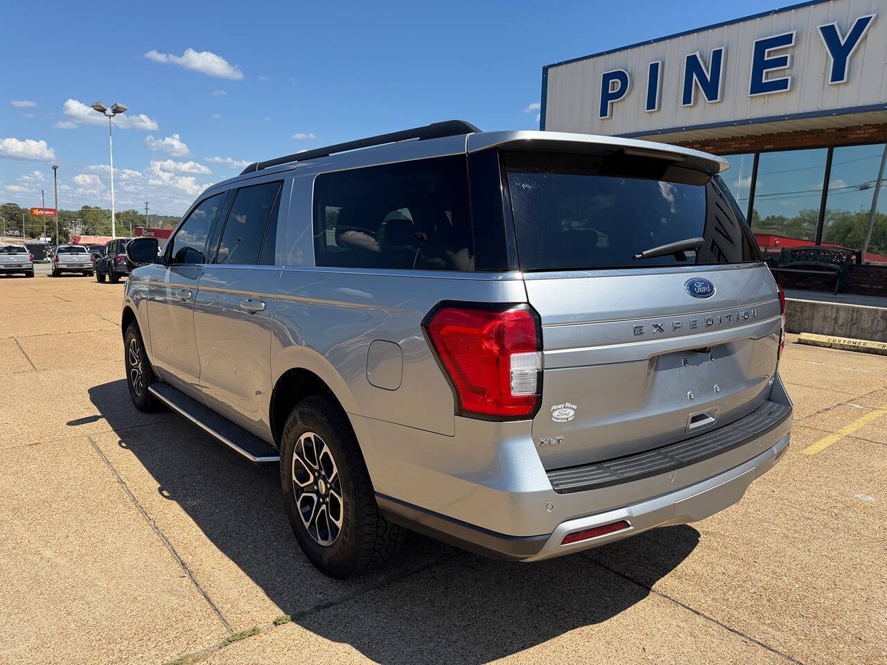 2022 Ford Expedition MAX XLT 4x4 4dr SUV