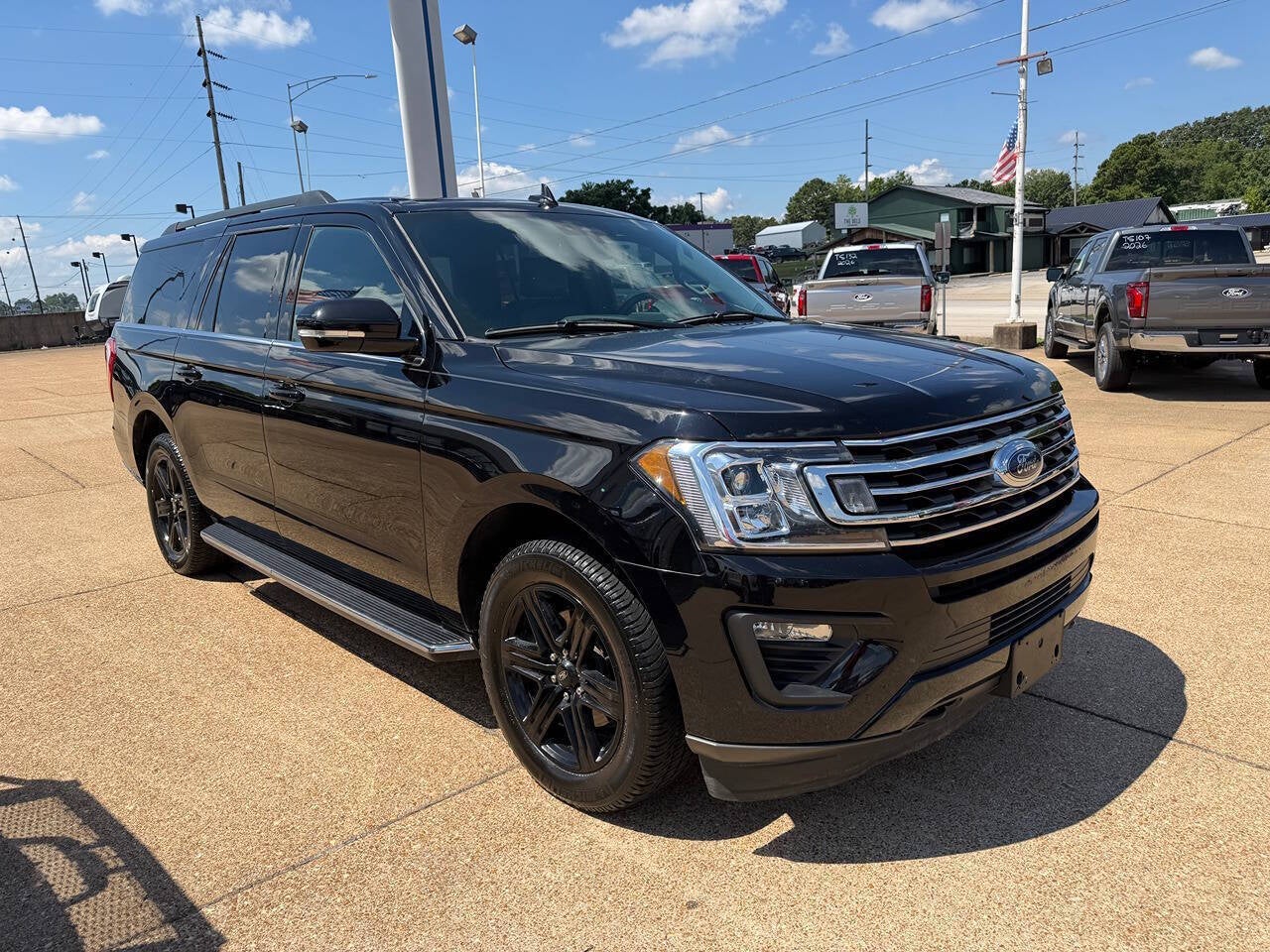 2020 Ford Expedition MAX XLT 4x4 4dr SUV