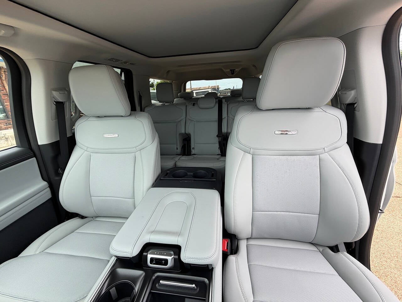 2026 Ford Expedition MAX Platinum 4x4 4dr SUV