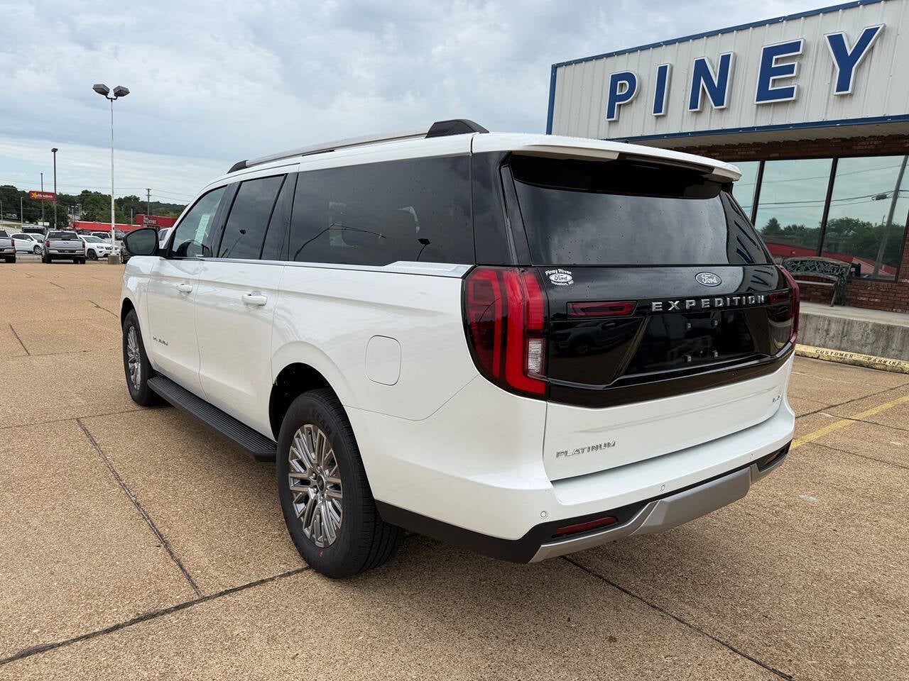 2026 Ford Expedition MAX Platinum 4x4 4dr SUV