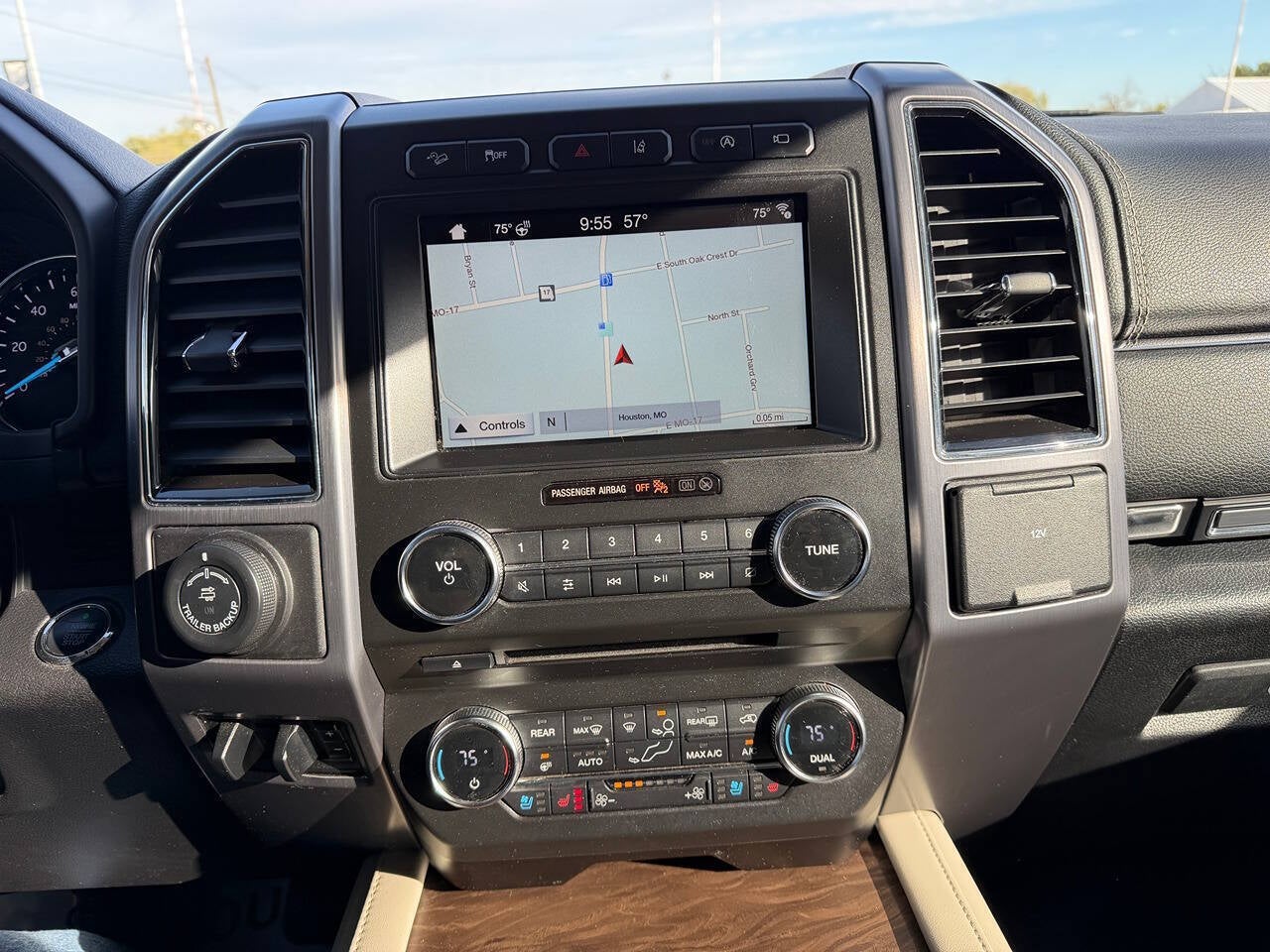 2018 Ford Expedition MAX Platinum 4x4 4dr SUV