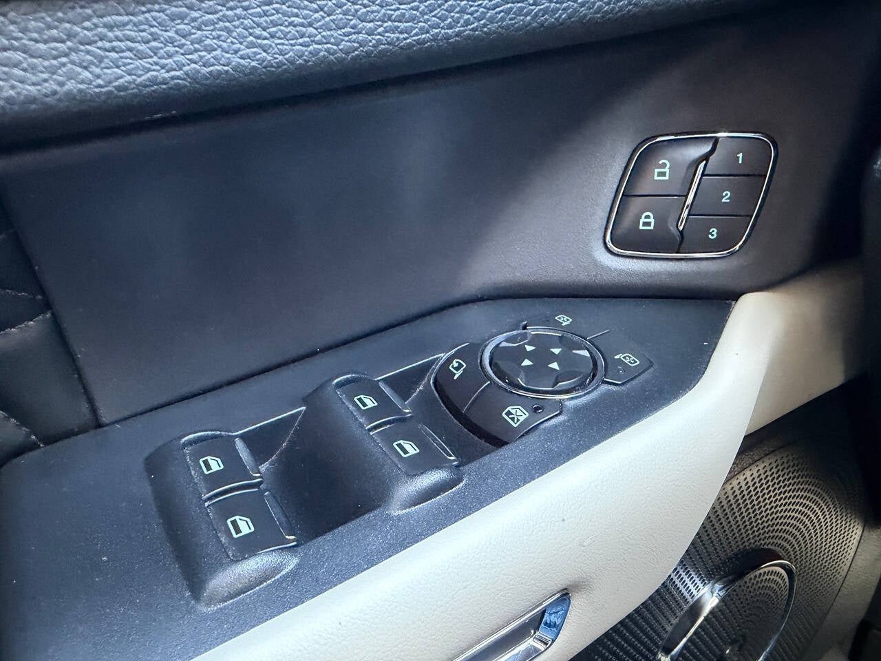 2018 Ford Expedition MAX Platinum 4x4 4dr SUV