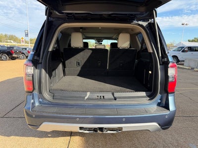 2018 Ford Expedition MAX Platinum 4x4 4dr SUV