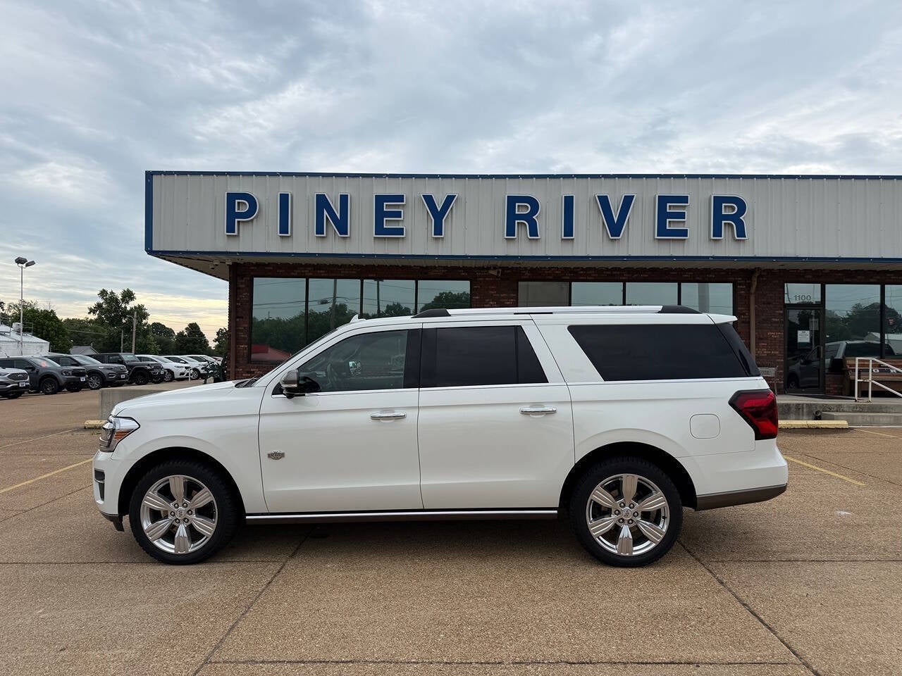 2024 Ford Expedition MAX King Ranch 4x4 4dr SUV