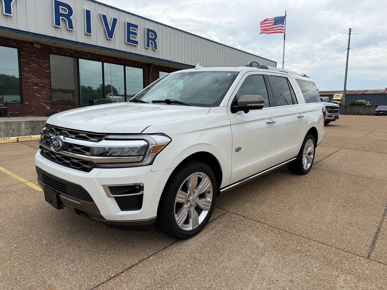 2024 Ford Expedition MAX King Ranch 4x4 4dr SUV