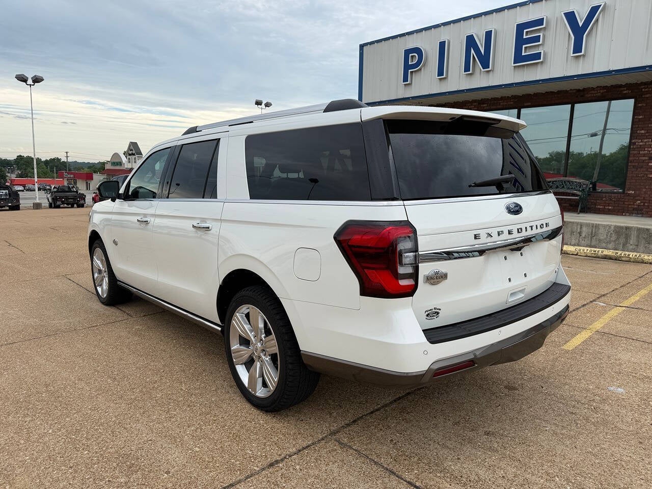 2024 Ford Expedition MAX King Ranch 4x4 4dr SUV