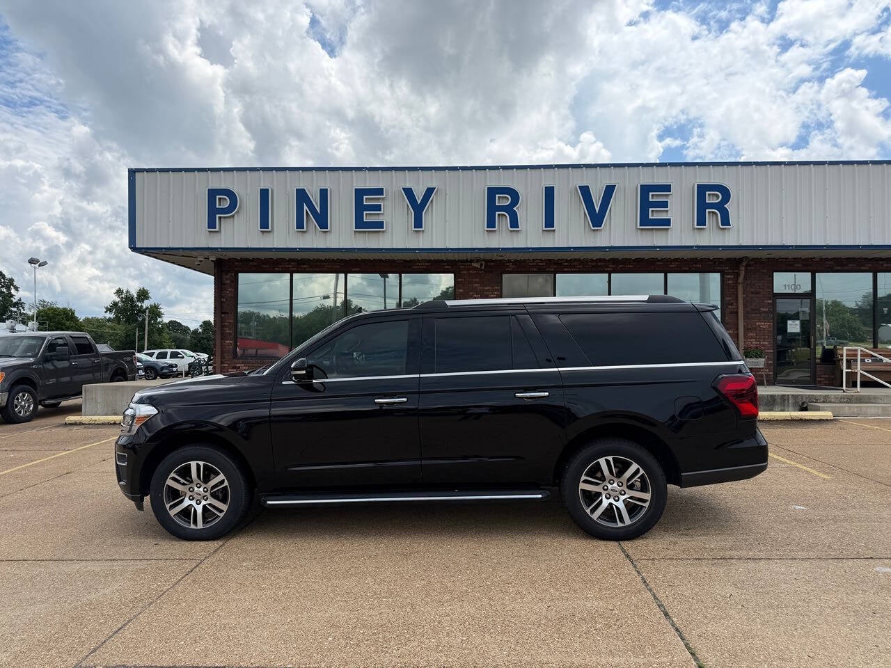 2022 Ford Expedition MAX Limited 4x4 4dr SUV