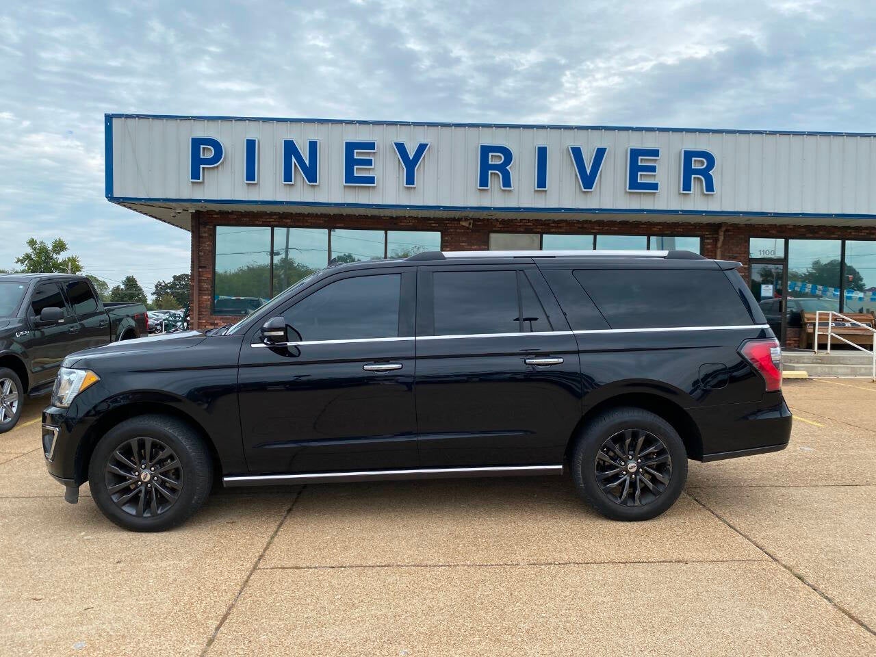 2019 Ford Expedition MAX Limited 4x4 4dr SUV