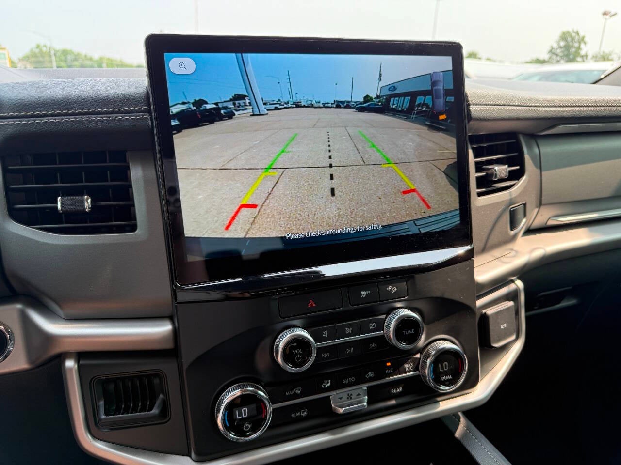 2022 Ford Expedition XLT 4x4 4dr SUV