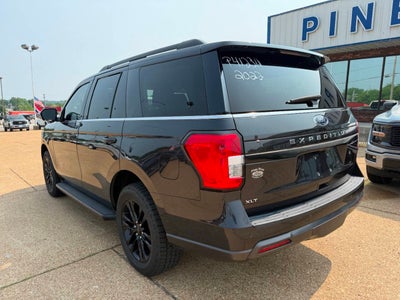 2022 Ford Expedition XLT 4x4 4dr SUV