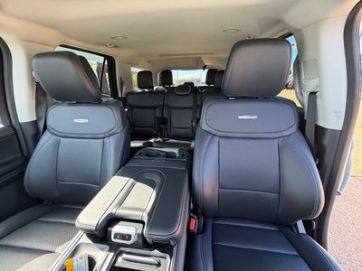 2027 Ford Expedition Platinum 4x4 4dr SUV