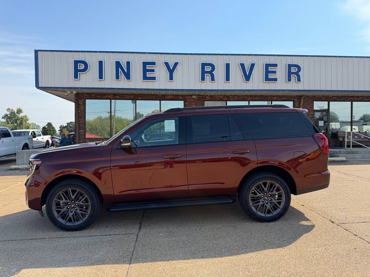 2027 Ford Expedition Platinum 4x4 4dr SUV