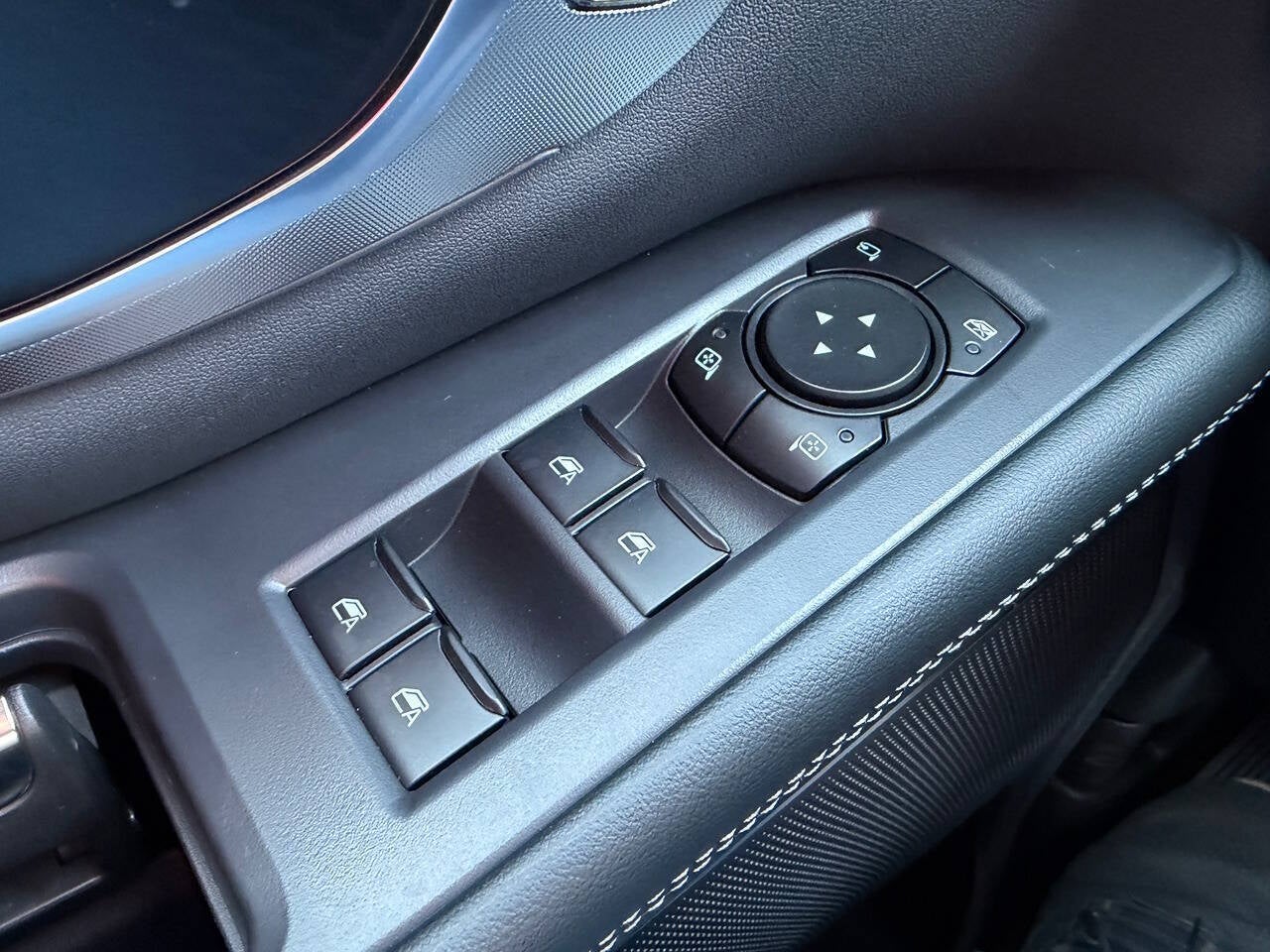2027 Ford Expedition Platinum 4x4 4dr SUV