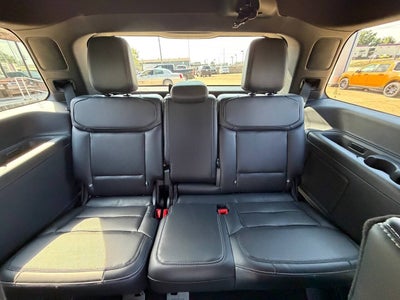 2027 Ford Expedition Platinum 4x4 4dr SUV