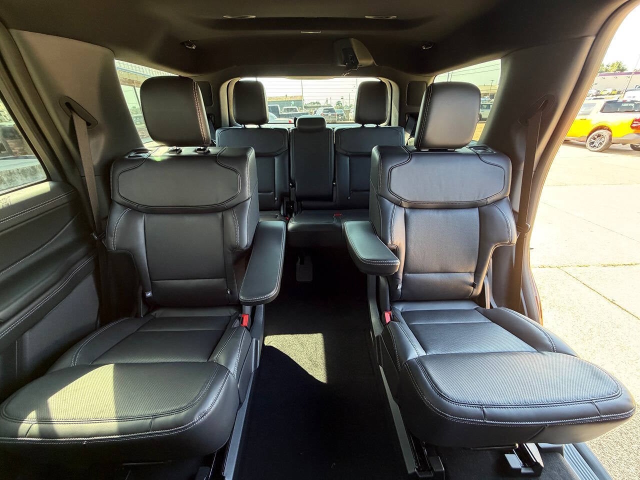 2027 Ford Expedition Platinum 4x4 4dr SUV
