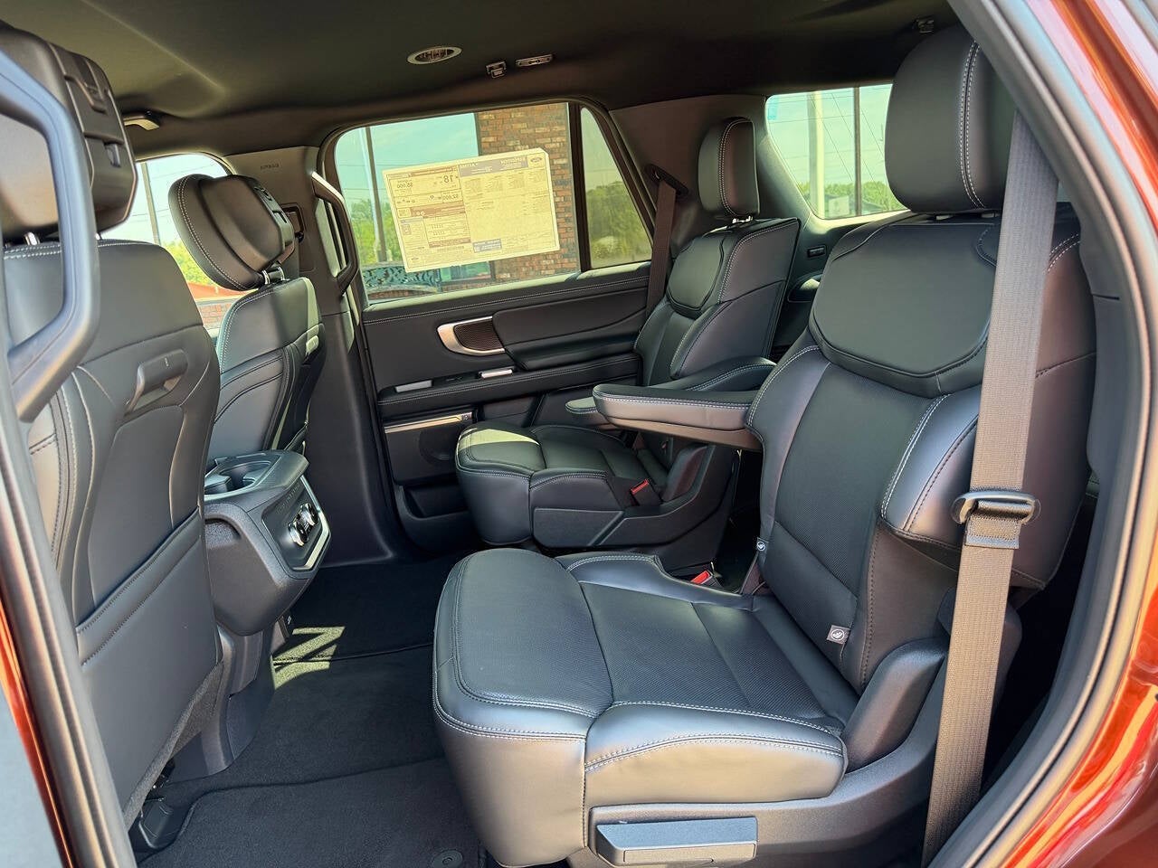 2027 Ford Expedition Platinum 4x4 4dr SUV