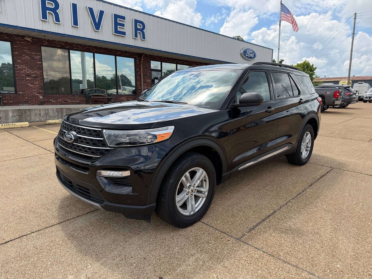 2024 Ford Explorer XLT AWD 4dr SUV