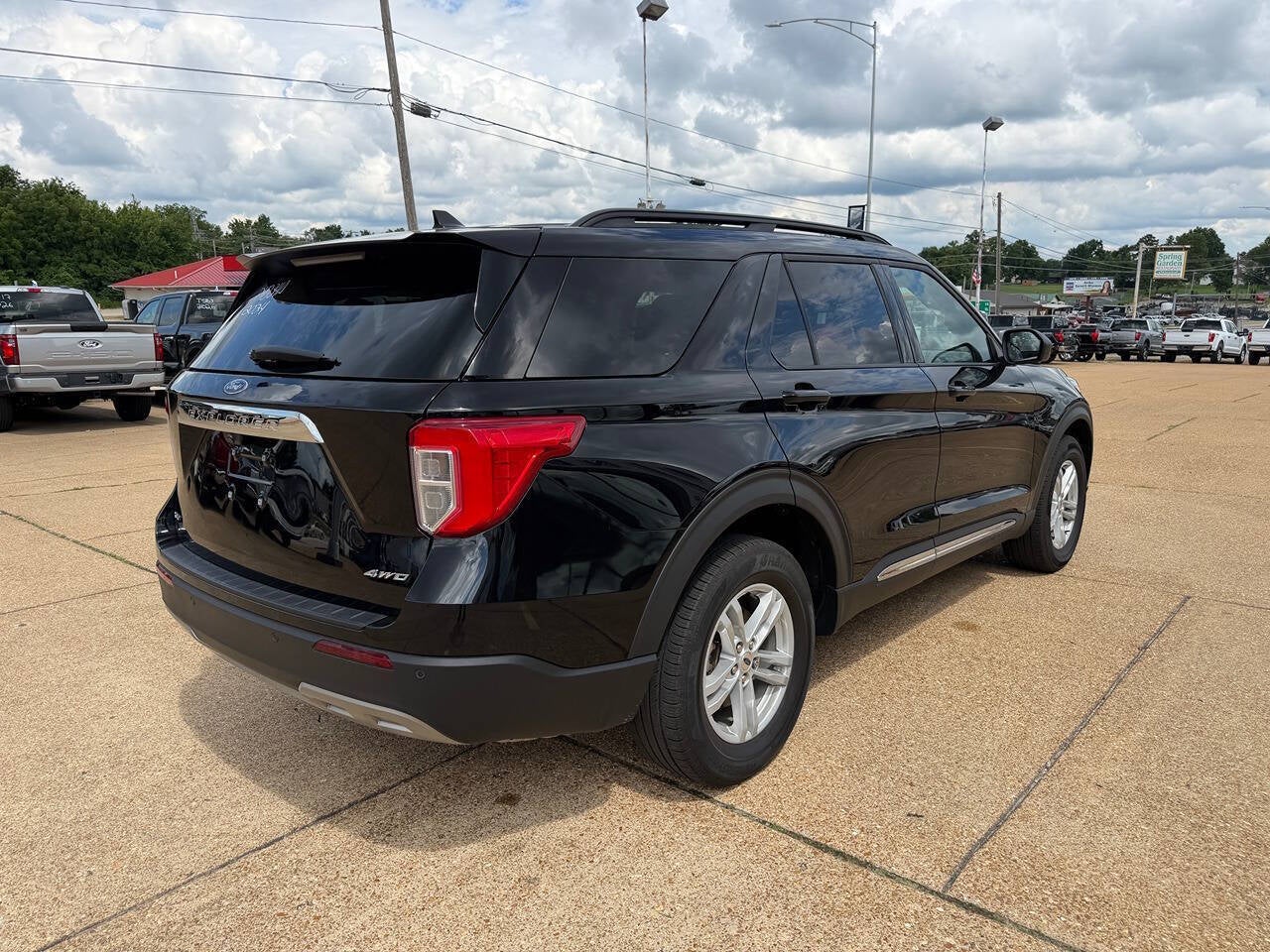 2024 Ford Explorer XLT AWD 4dr SUV