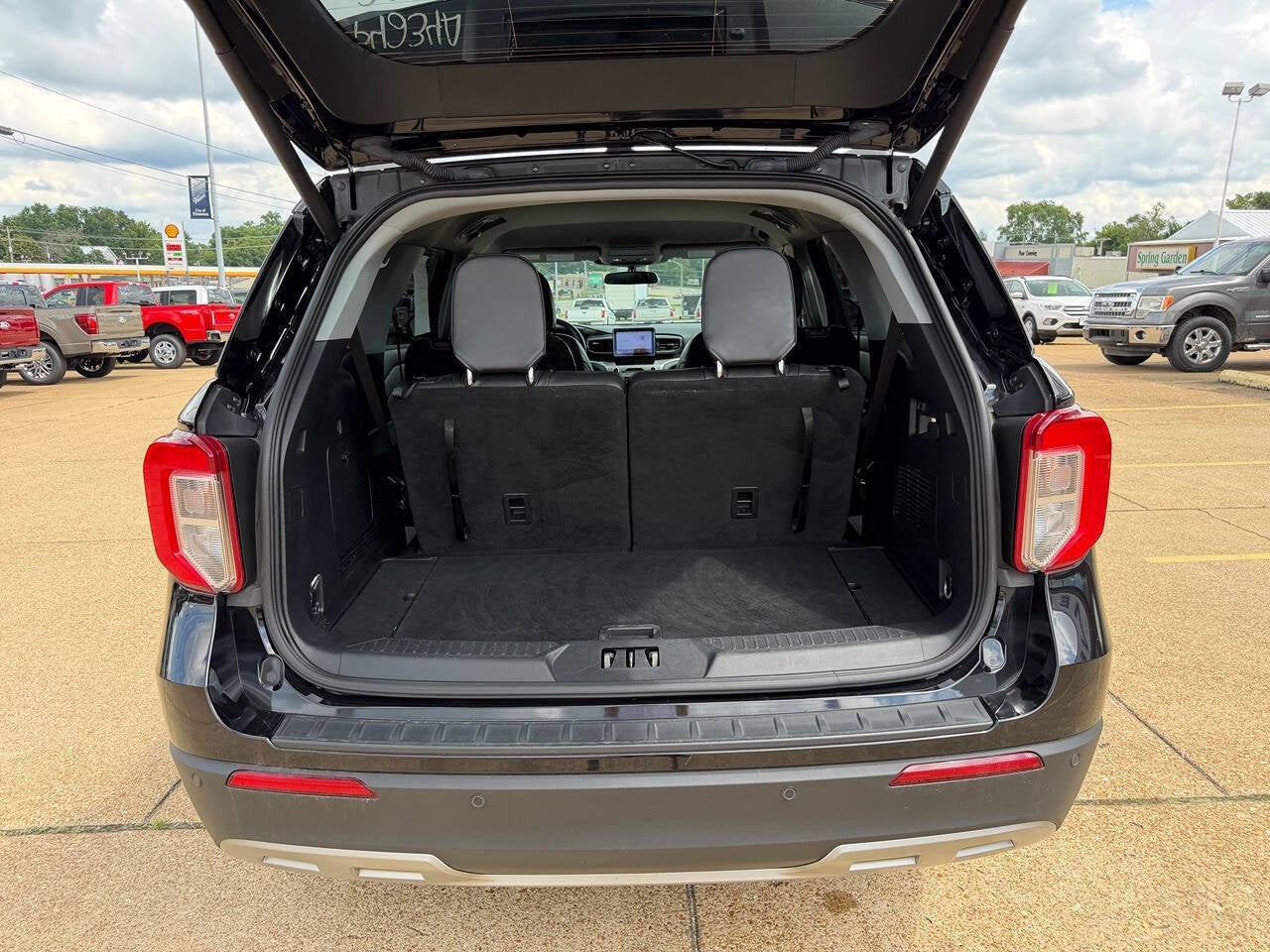 2024 Ford Explorer XLT AWD 4dr SUV