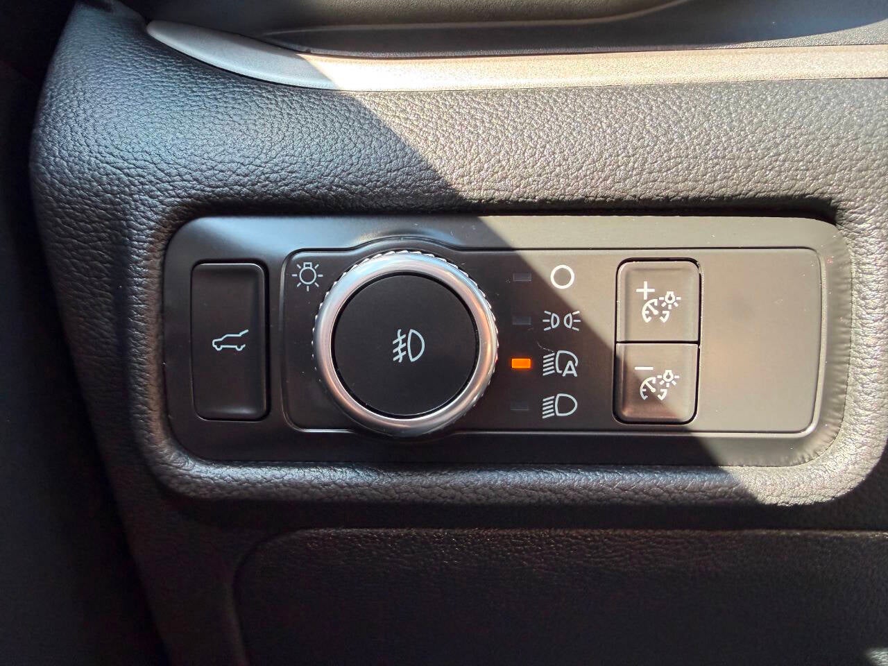 2020 Ford Explorer XLT AWD 4dr SUV