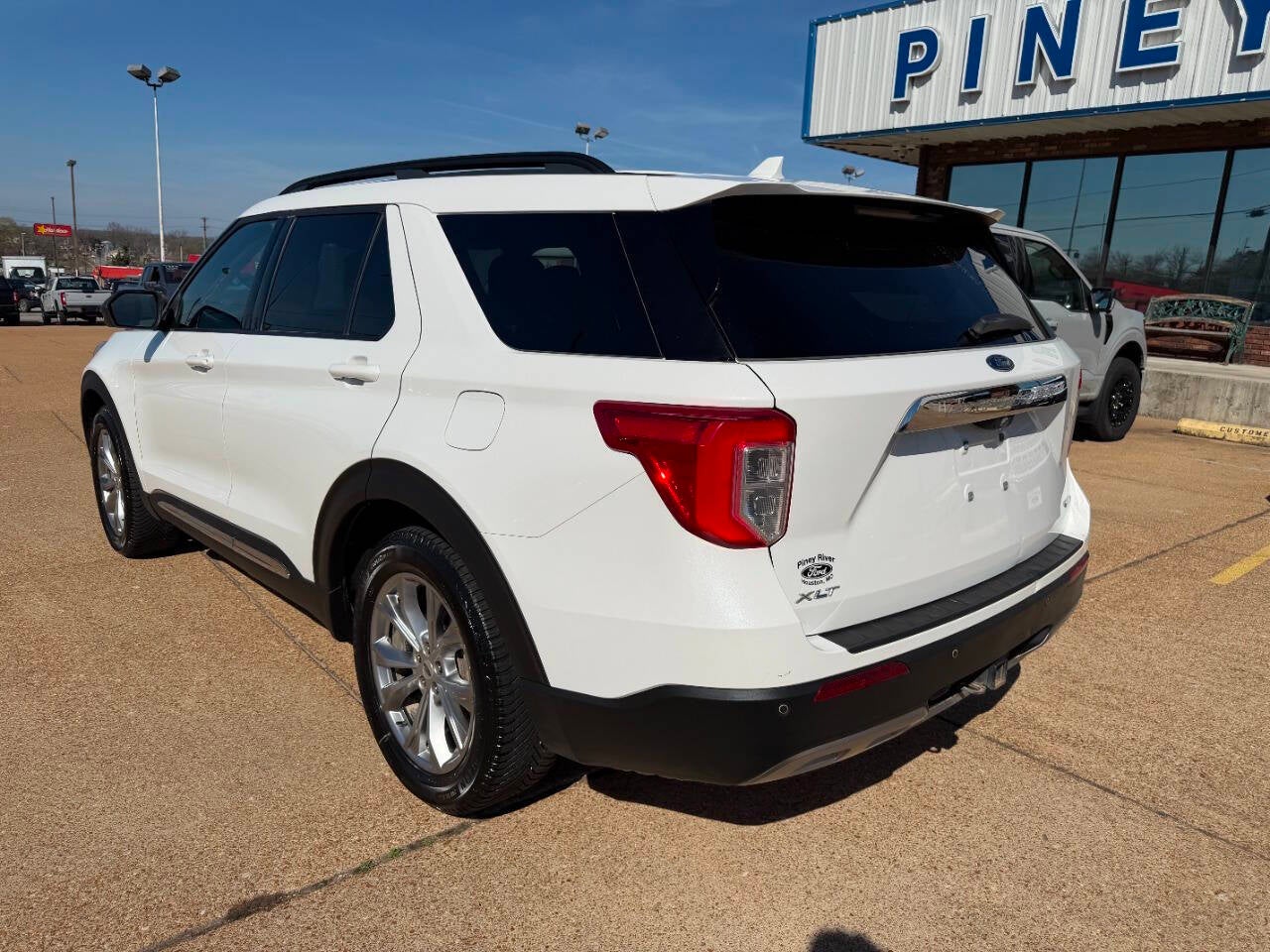 2020 Ford Explorer XLT AWD 4dr SUV