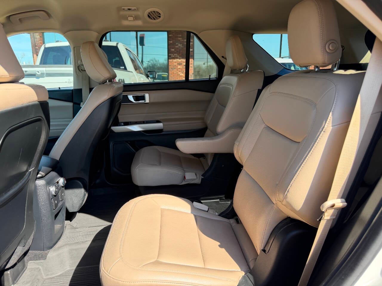 2020 Ford Explorer XLT AWD 4dr SUV