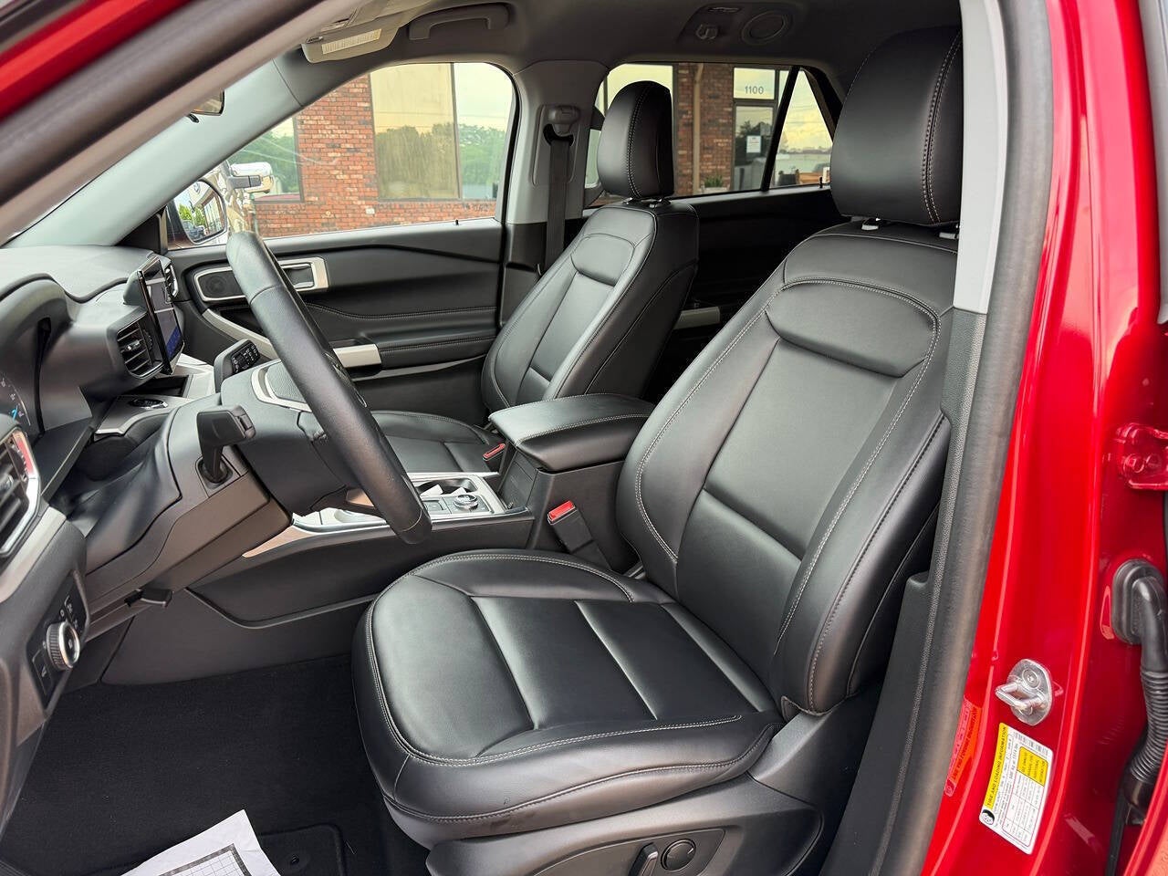 2023 Ford Explorer XLT AWD 4dr SUV
