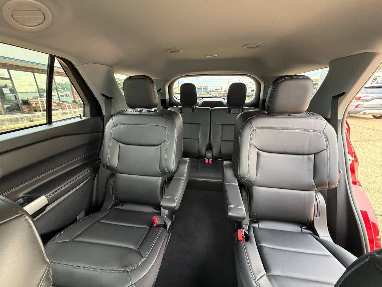 2023 Ford Explorer XLT AWD 4dr SUV