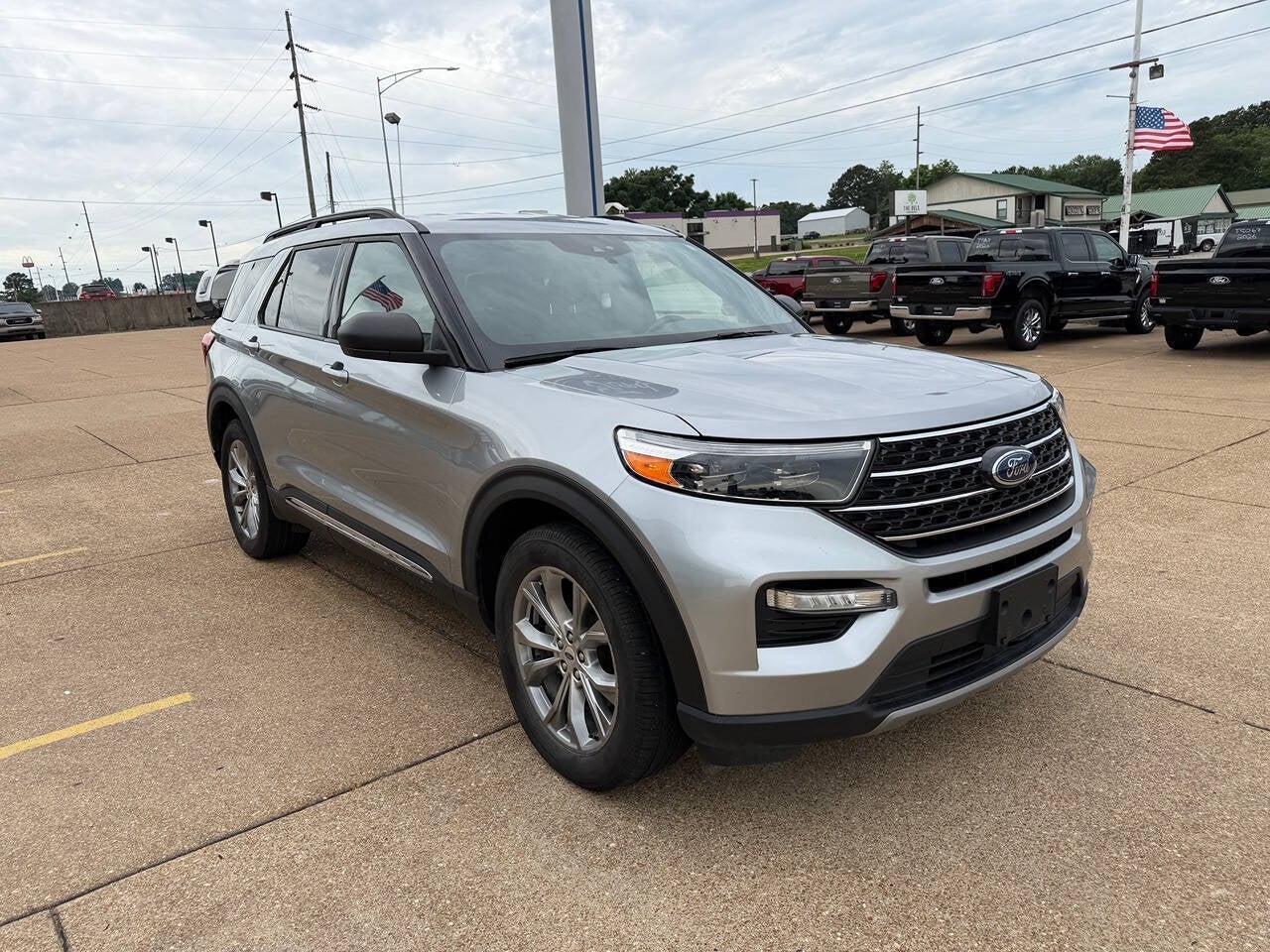 2020 Ford Explorer XLT AWD 4dr SUV