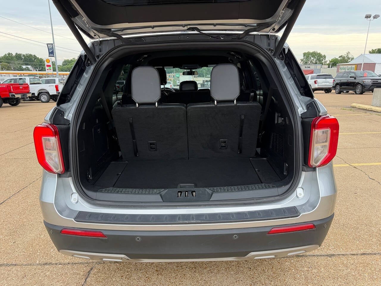 2020 Ford Explorer XLT AWD 4dr SUV