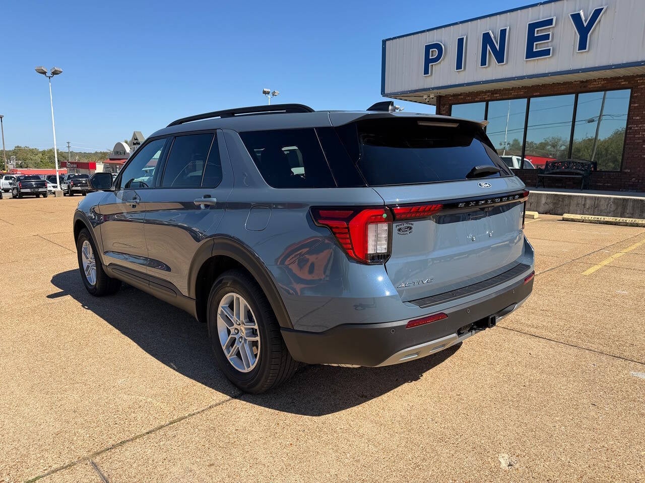 2027 Ford Explorer Active AWD 4dr SUV