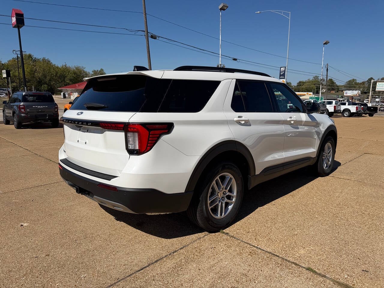 2027 Ford Explorer Active AWD 4dr SUV