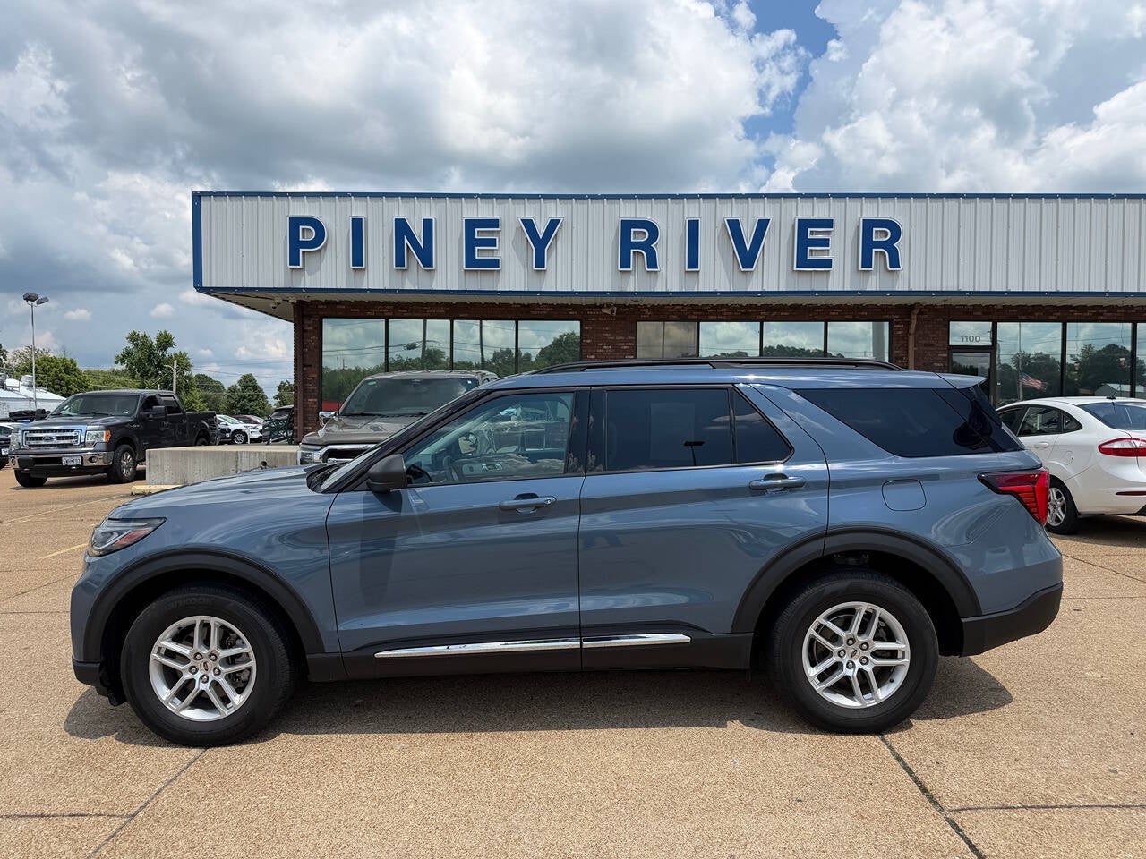 2025 Ford Explorer Active AWD 4dr SUV