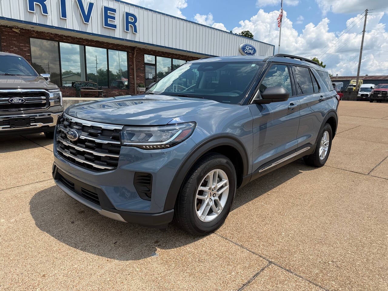 2025 Ford Explorer Active AWD 4dr SUV