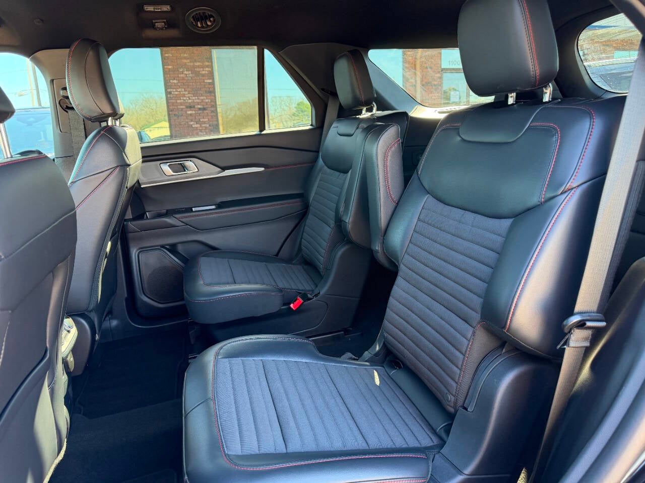 2025 Ford Explorer ST Line AWD 4dr SUV