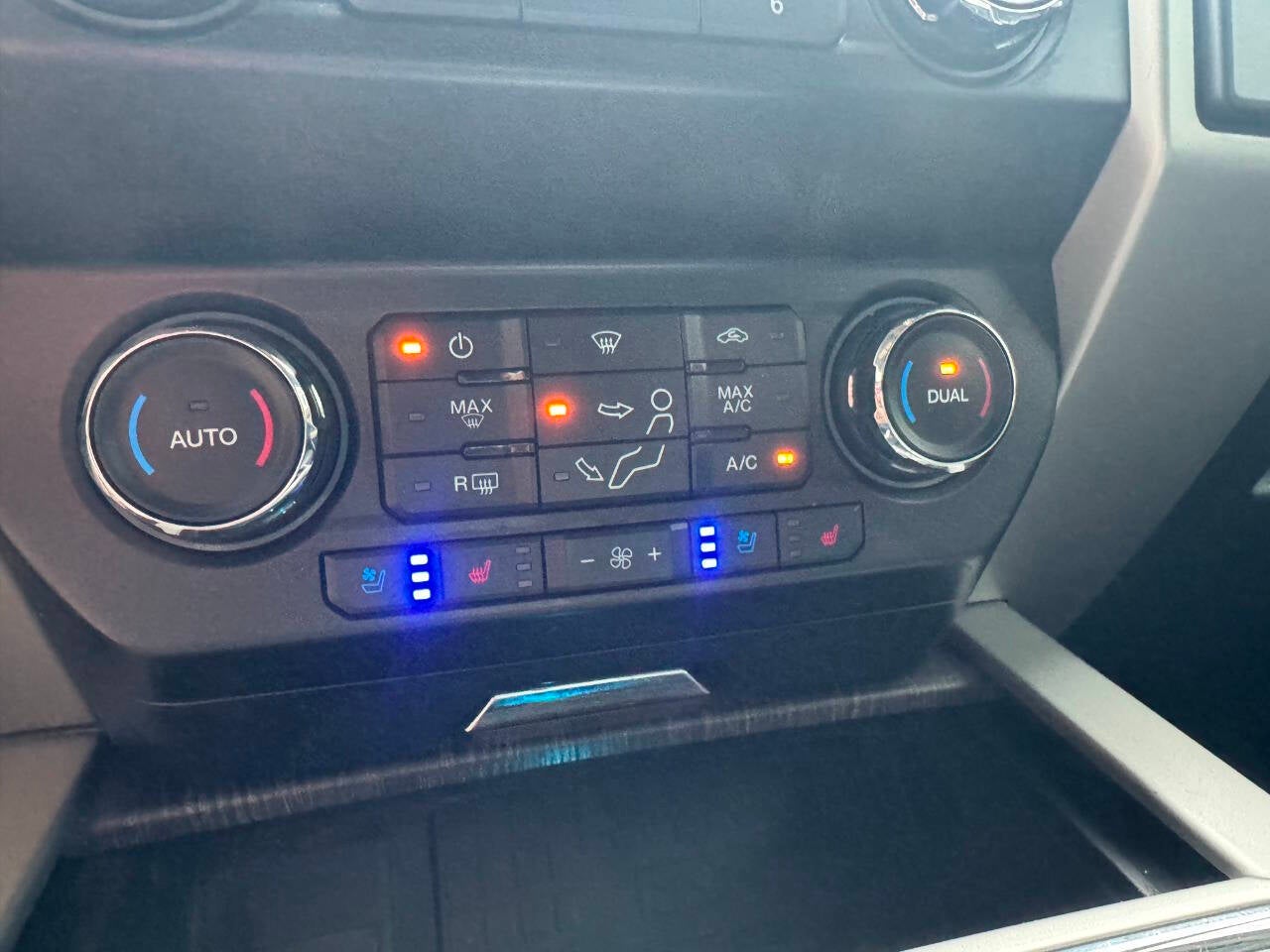 2021 Ford F-250 Super Duty Lariat 4x4 4dr Crew Cab 6.8 ft. SB Pickup