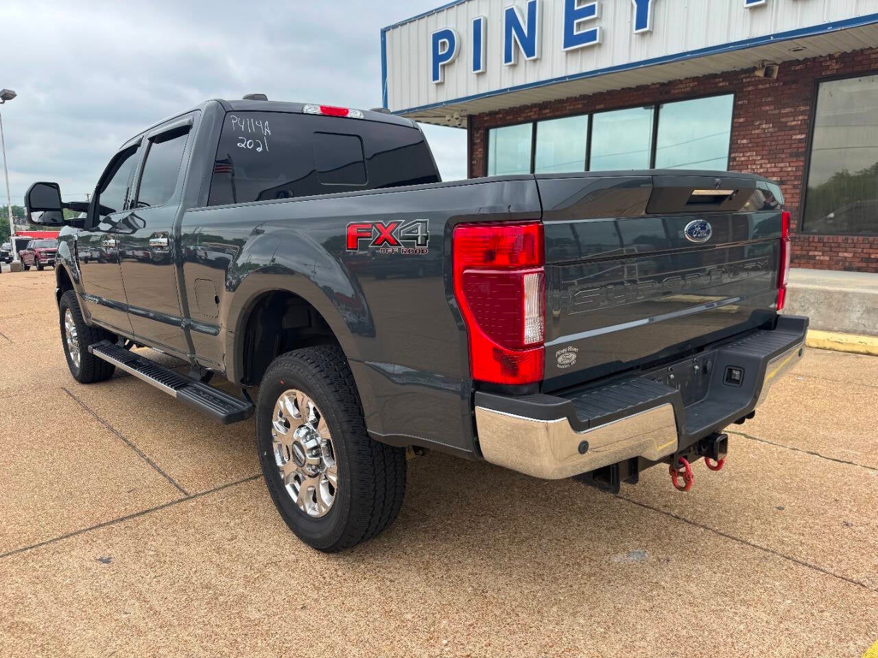 2021 Ford F-250 Super Duty Lariat 4x4 4dr Crew Cab 6.8 ft. SB Pickup