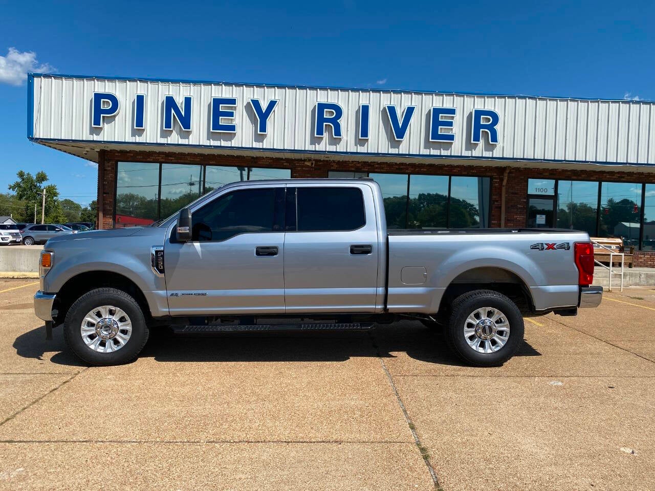 2022 Ford F-250 Super Duty XLT 4x4 4dr Crew Cab 6.8 ft. SB Pickup