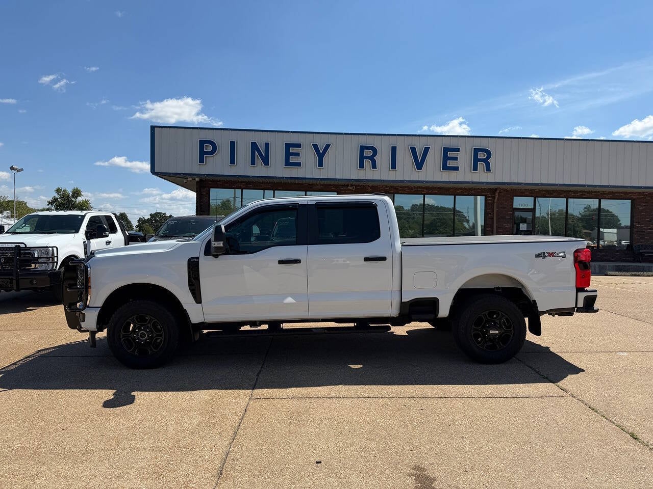 2024 Ford F-250 Super Duty XL 4x4 4dr Crew Cab 6.8 ft. SB Pickup