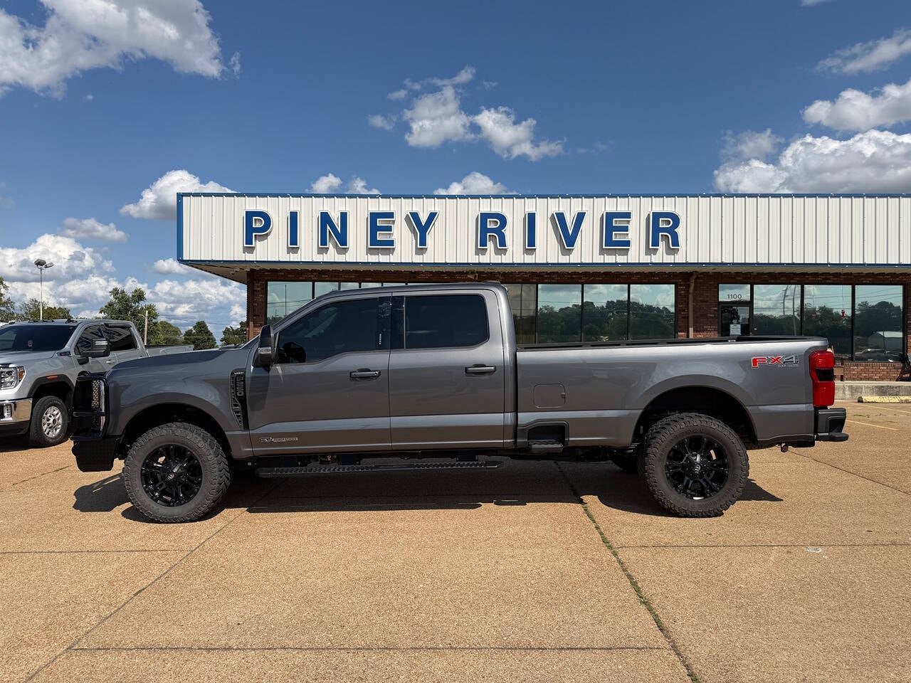 2024 Ford F-250 Super Duty Lariat 4x4 4dr Crew Cab 8 ft. LB Pickup