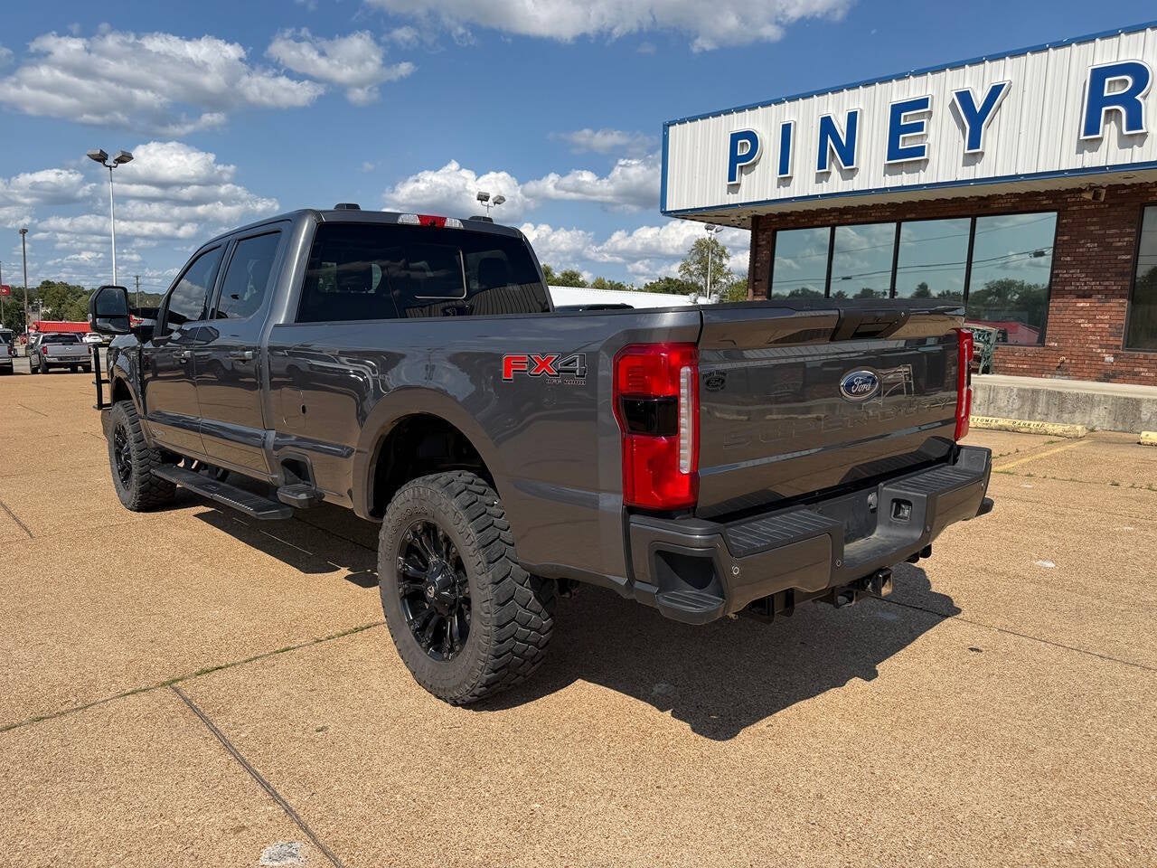 2024 Ford F-250 Super Duty Lariat 4x4 4dr Crew Cab 8 ft. LB Pickup