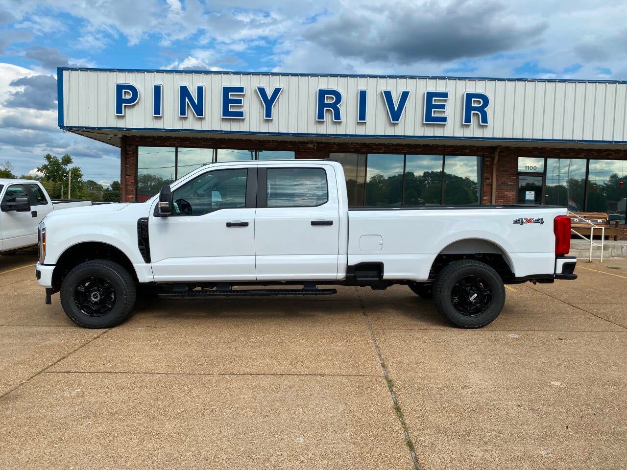 2026 Ford F-350 Super Duty XL 4x4 4dr Crew Cab 8 ft. LB SRW Pickup