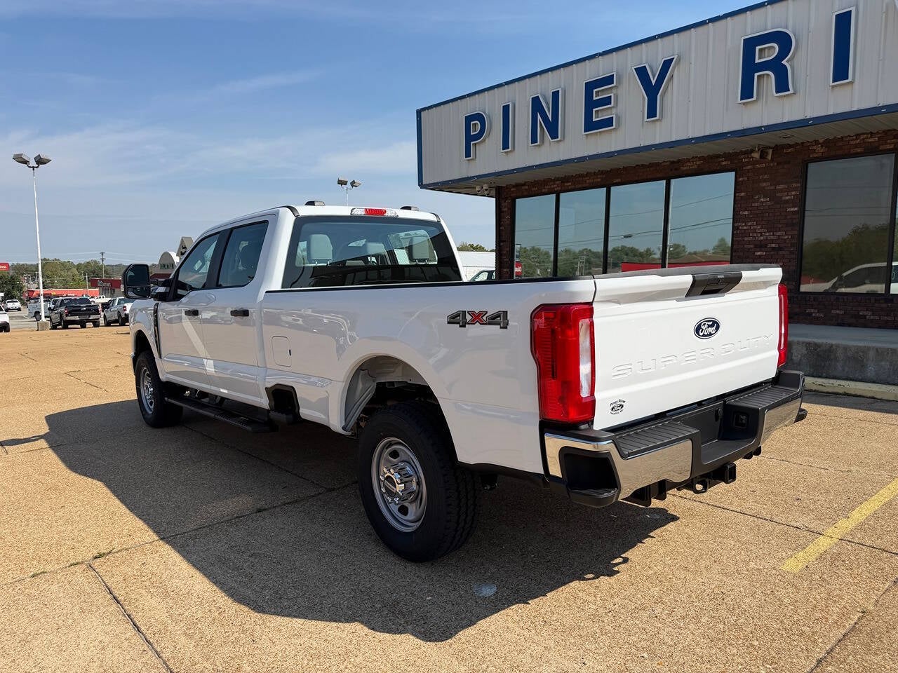 2027 Ford F-350 Super Duty XL 4x4 4dr Crew Cab 8 ft. LB SRW Pickup
