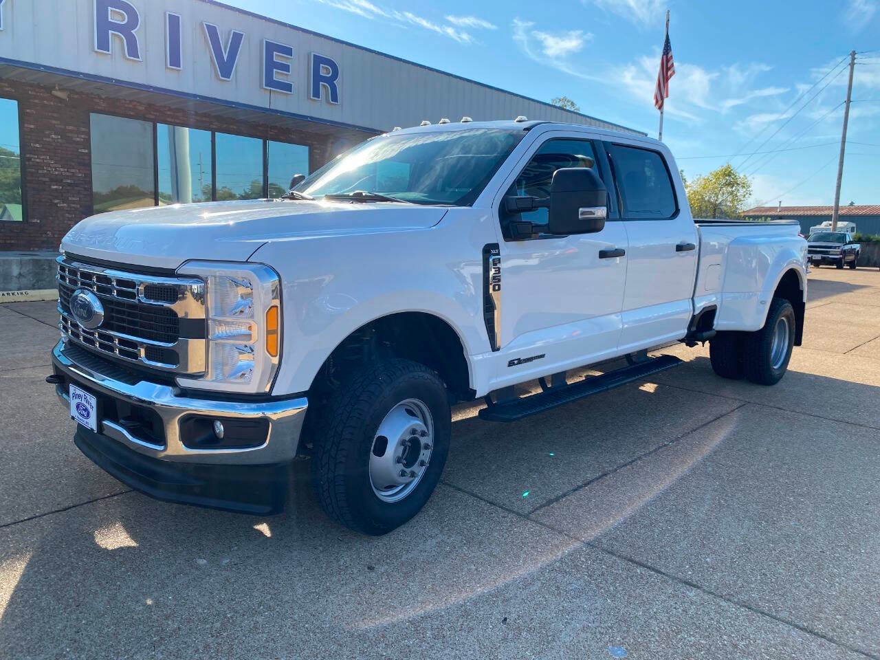 2024 Ford F-350 Super Duty XLT 4x4 4dr Crew Cab 8 ft. LB DRW Pickup
