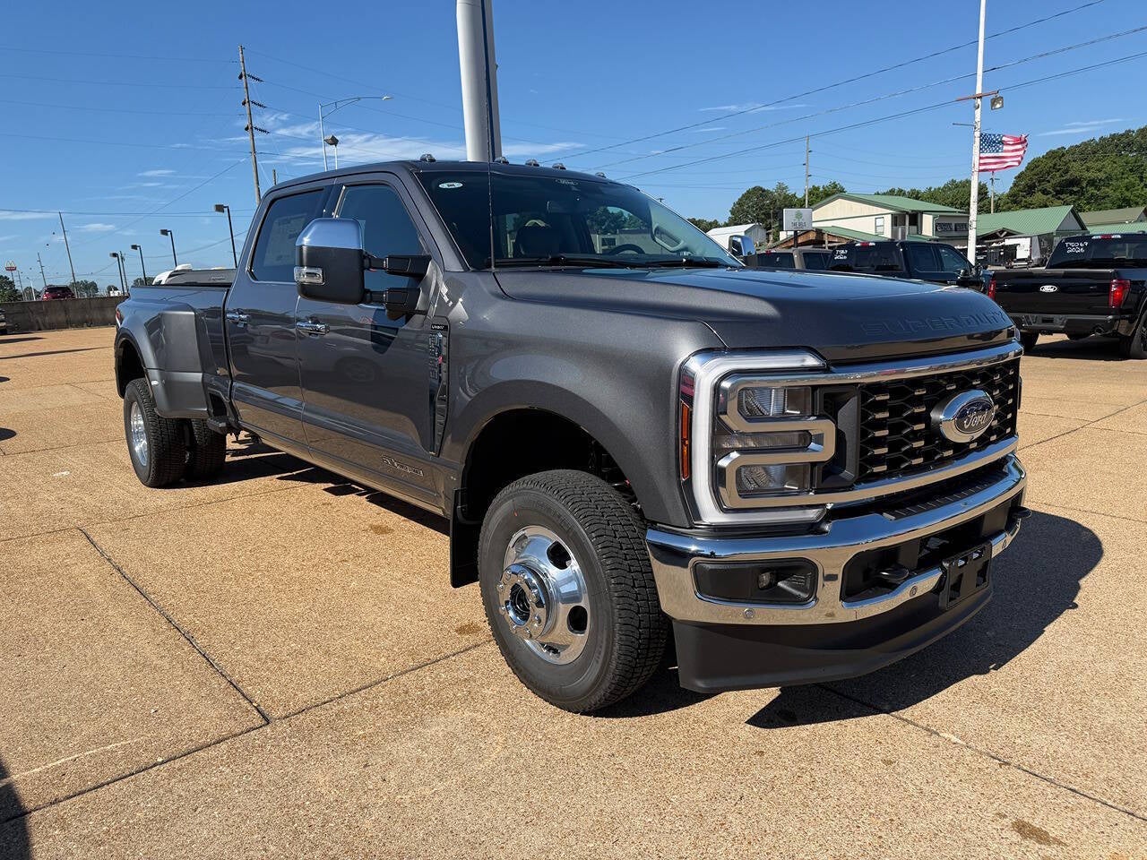 2026 Ford F-350 Super Duty Lariat 4x4 4dr Crew Cab 8 ft. LB DRW Pickup