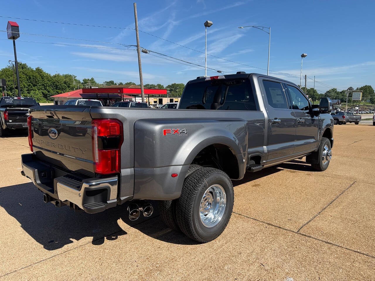 2026 Ford F-350 Super Duty Lariat 4x4 4dr Crew Cab 8 ft. LB DRW Pickup