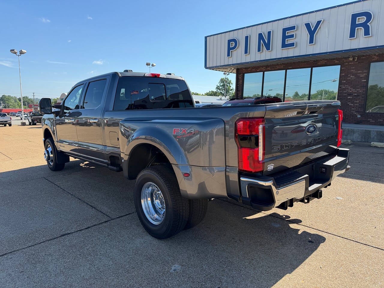 2026 Ford F-350 Super Duty Lariat 4x4 4dr Crew Cab 8 ft. LB DRW Pickup