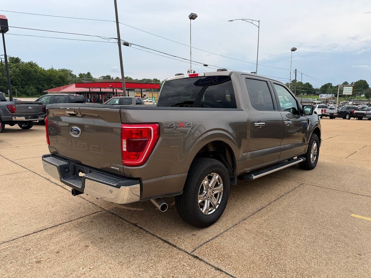 2022 Ford F-150 XLT 4x4 4dr SuperCrew 5.5 ft. SB