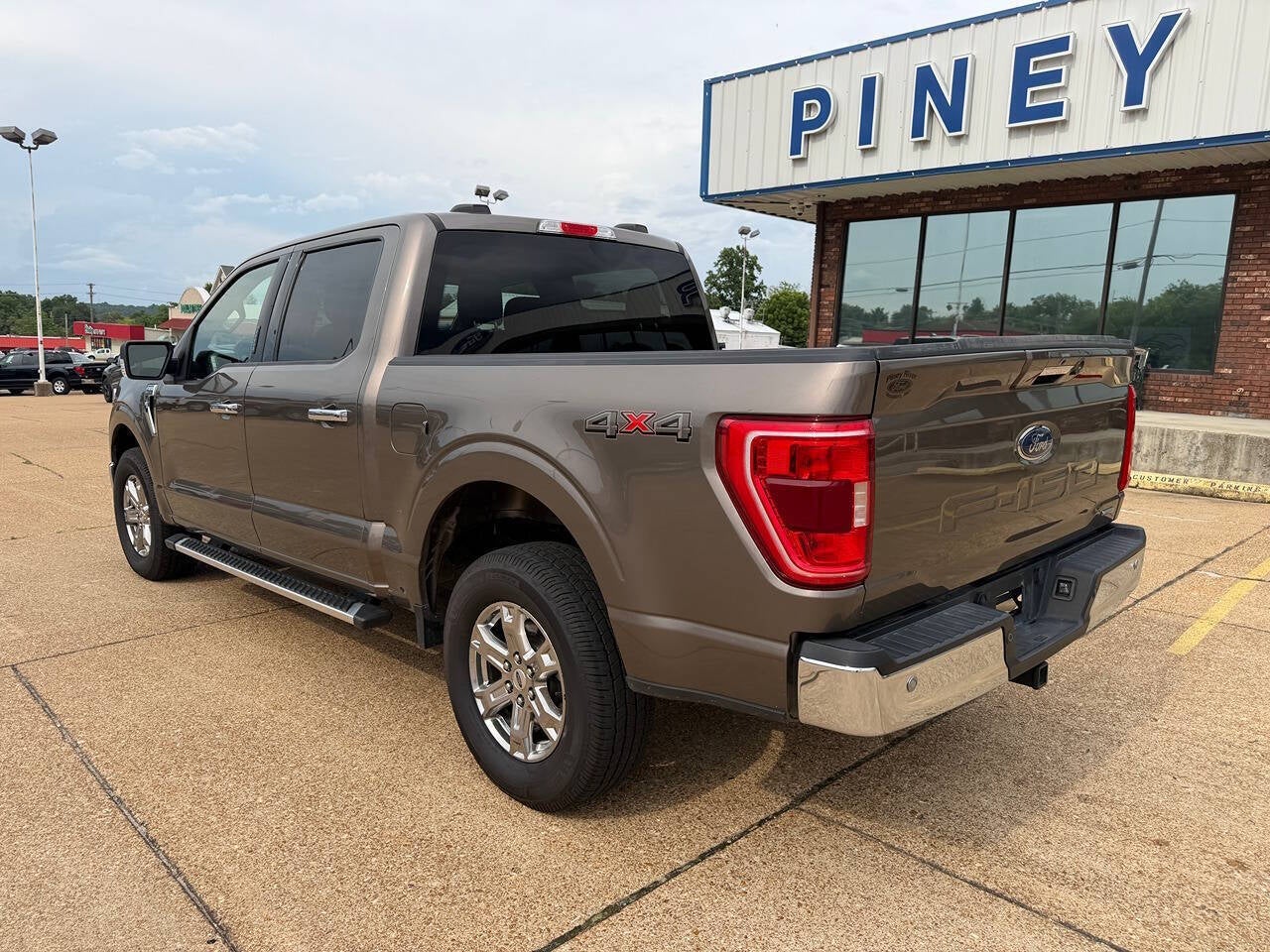 2022 Ford F-150 XLT 4x4 4dr SuperCrew 5.5 ft. SB