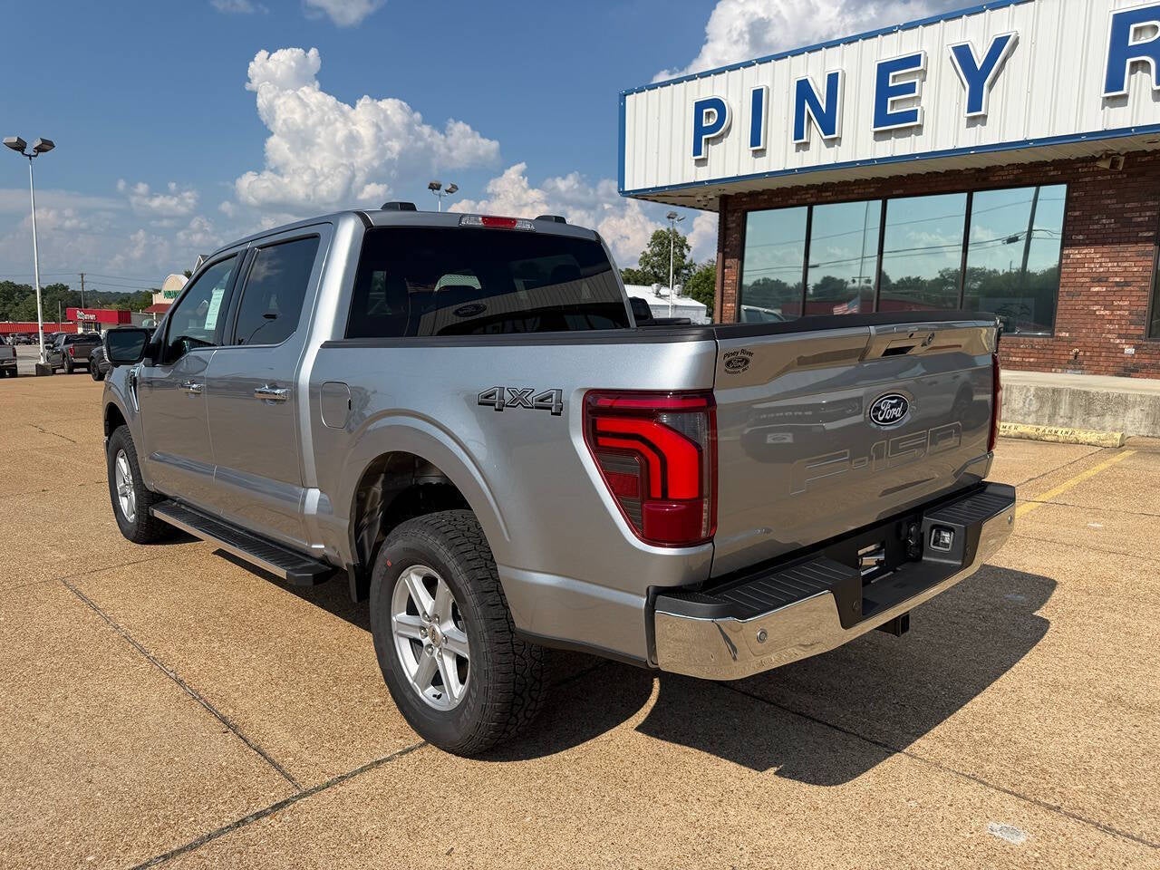 2026 Ford F-150 Lariat 4x4 4dr SuperCrew 5.5 ft. SB